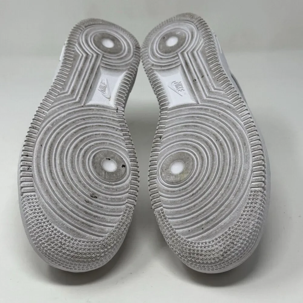 Nike Air Force 1 '07 Low Womens 9.5 Triple White Leather Athletic Shoes Sneakers - Picture 16 of 16